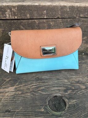 Simply Noelle Tan and Turquoise Two-Tone Crossbody Wallet